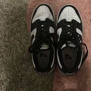 Nikes Black and White Size 7